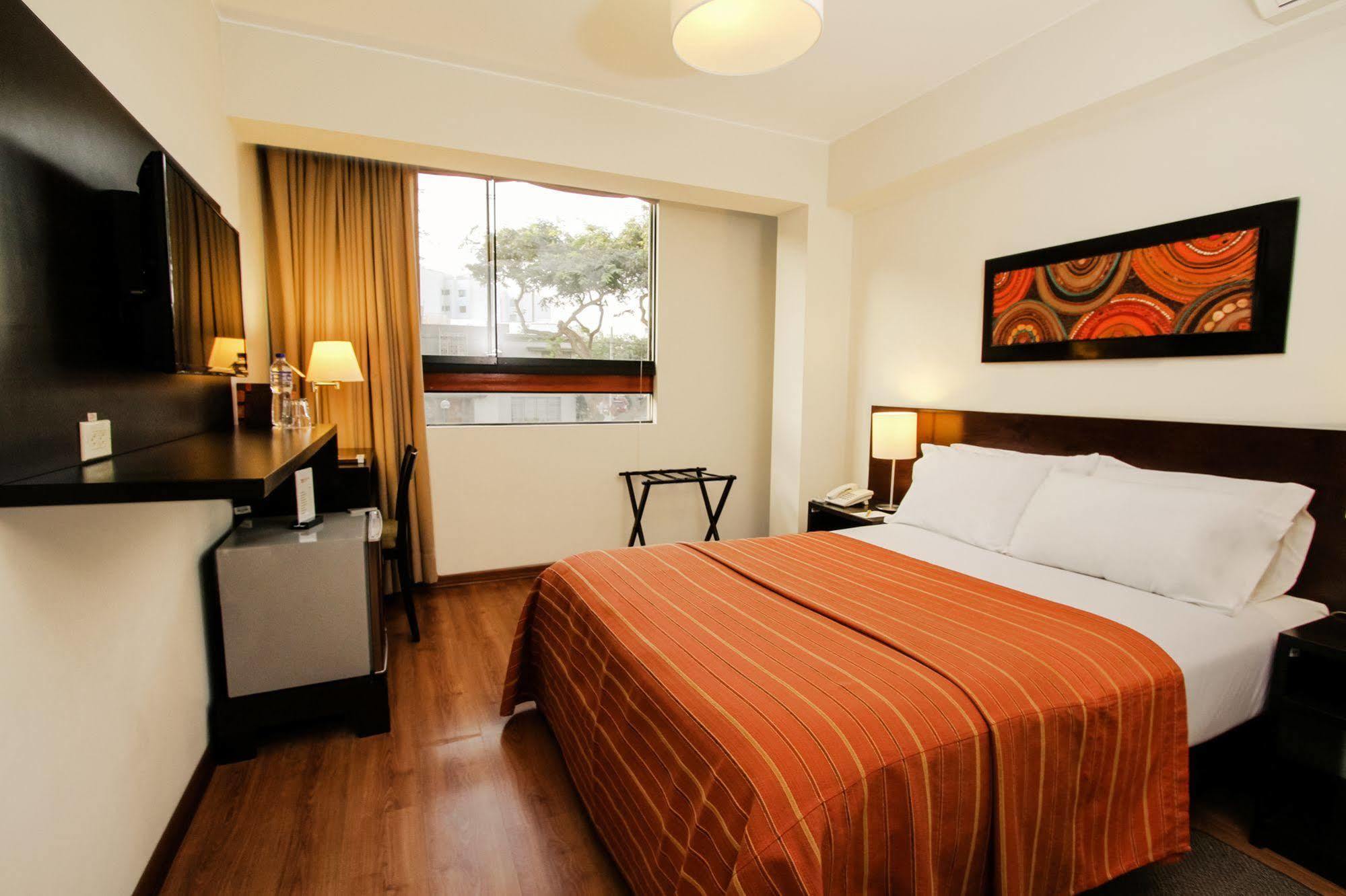 Girasoles Hotel Lima