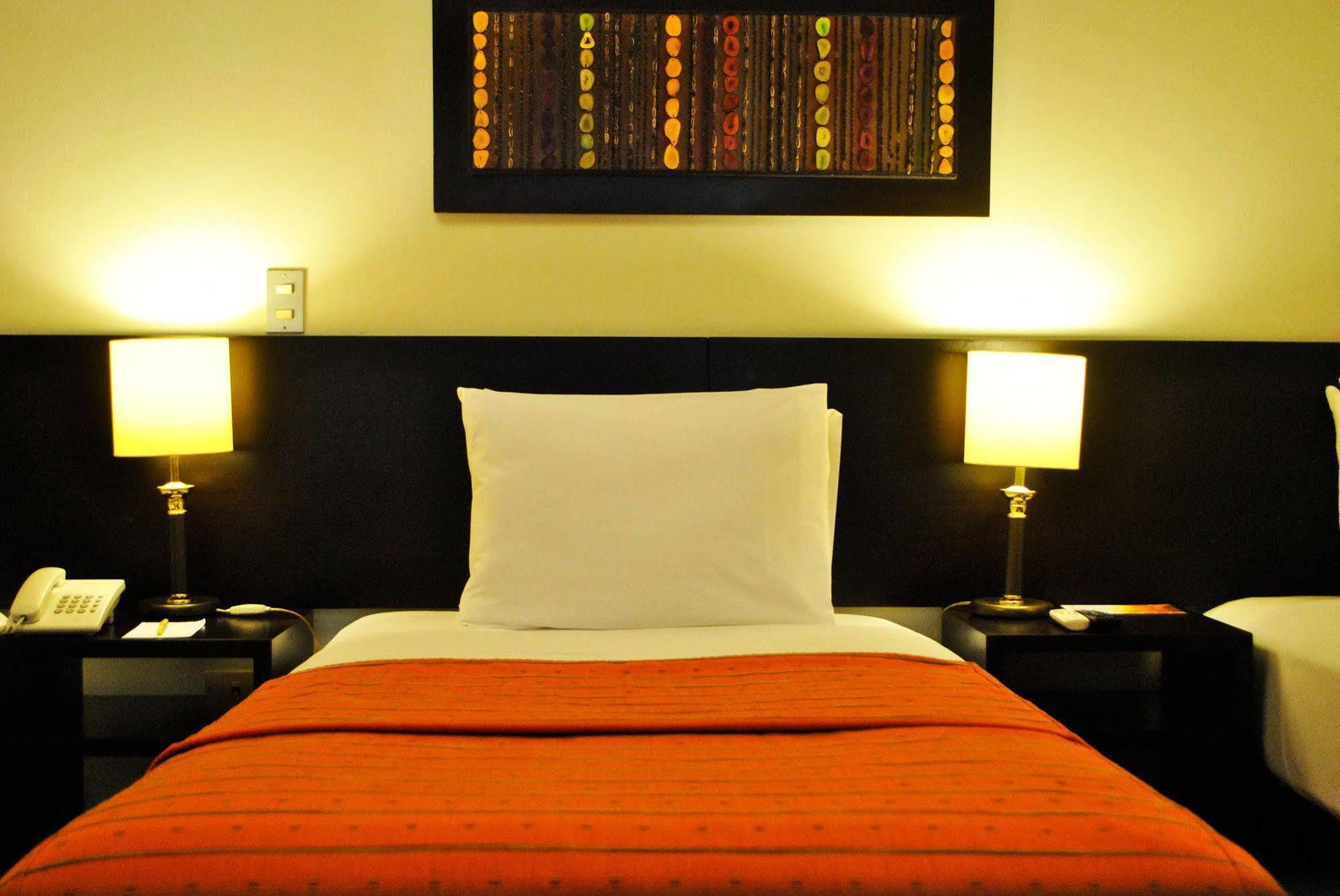 Hotel Girasoles Lima